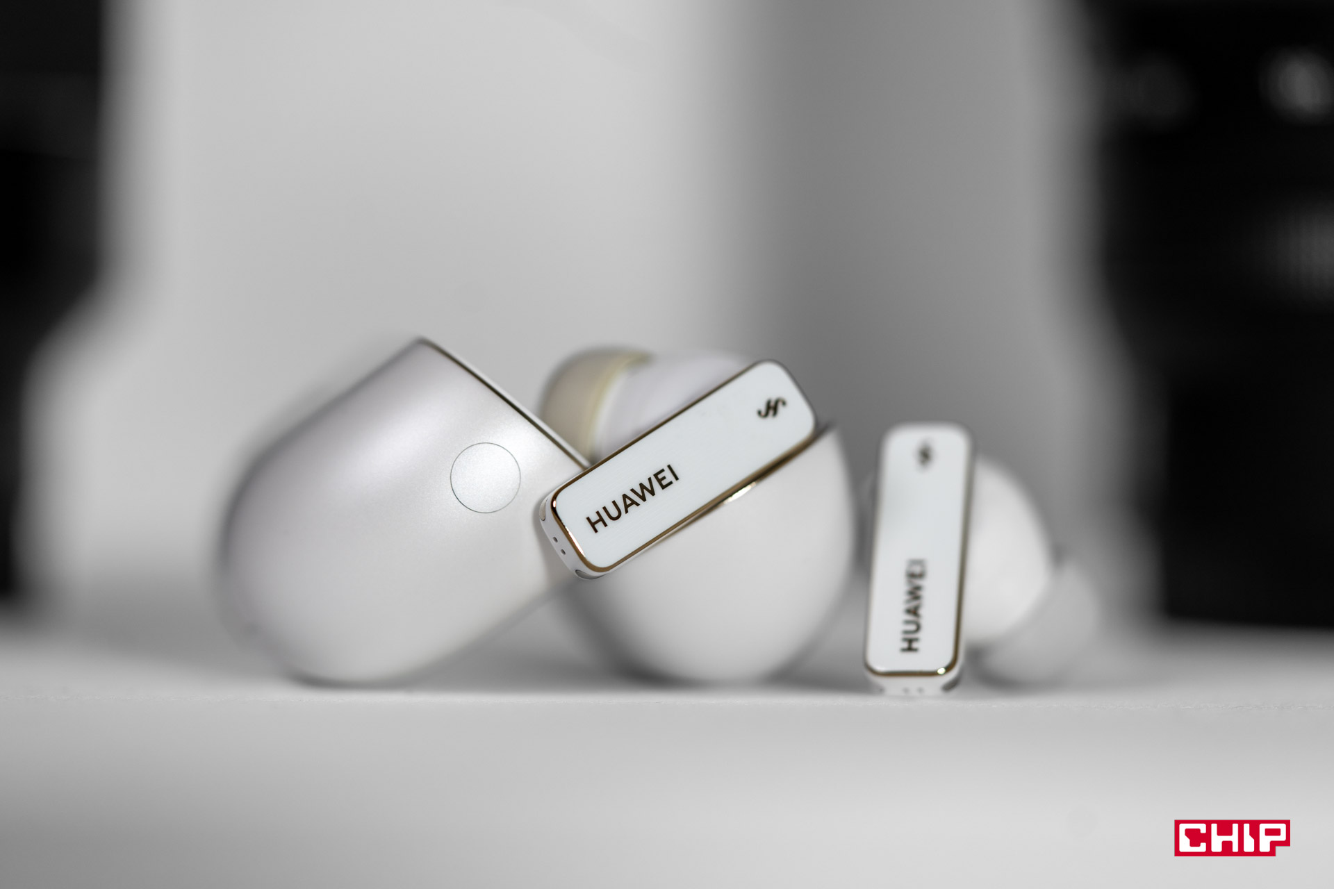 Wakacyjne obniżki Huawei – 6 modeli słuchawek taniej, a jest też promocja na tablet