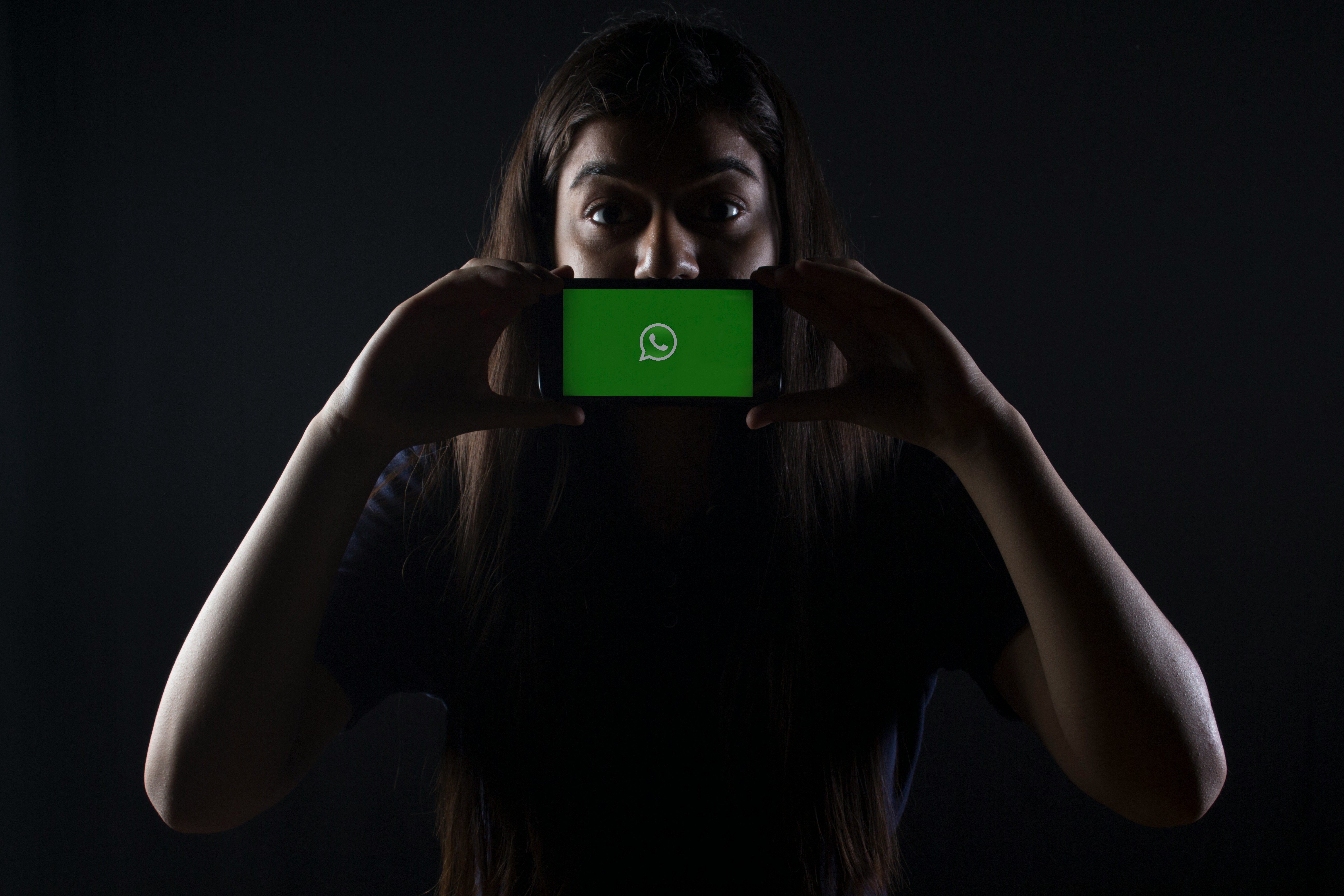 WhatsApp z nową funkcją AI. Koniec ze scrollowaniem niekończących się rozmów