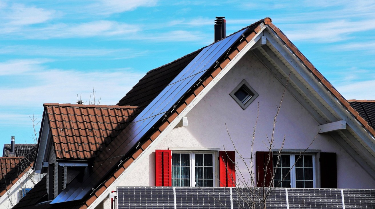 Montowanie paneli słonecznych na dachach nie musi być utrapieniem. Przez wszystkie te lata robiliśmy to źle?