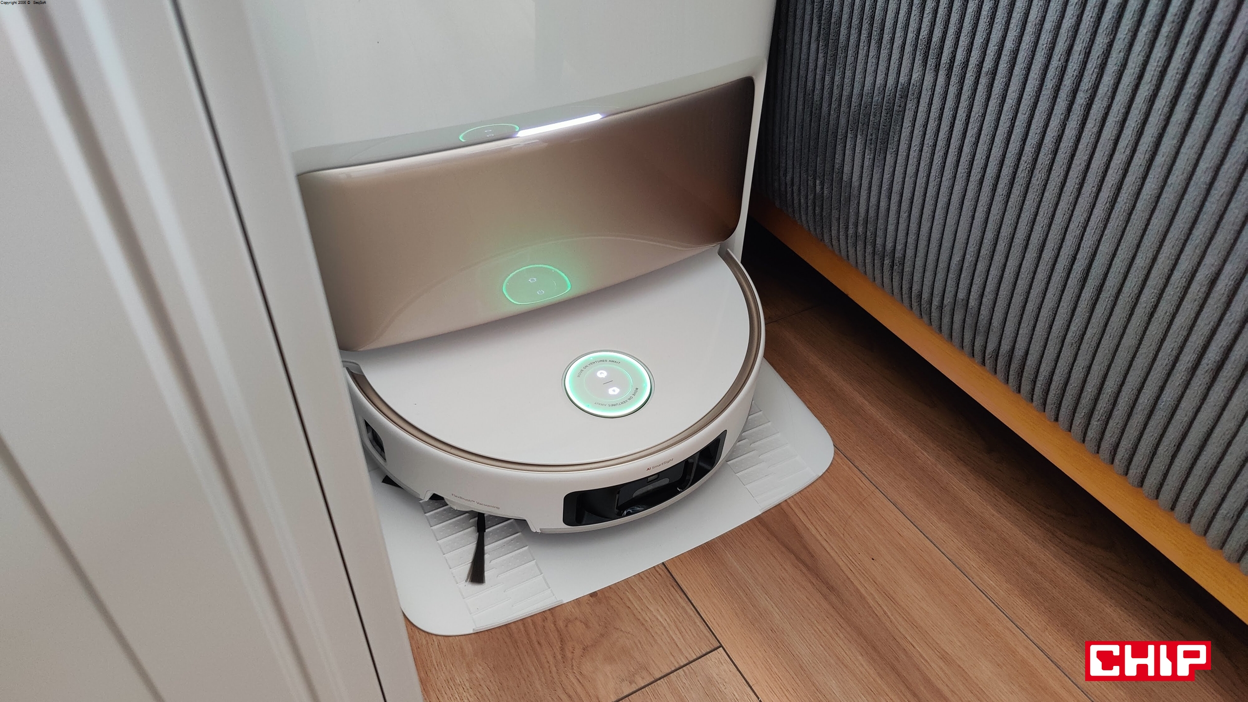 Test MOVA V50 Ultra. To nie robot, a kombajn sprzątający, który staje na straży czystości