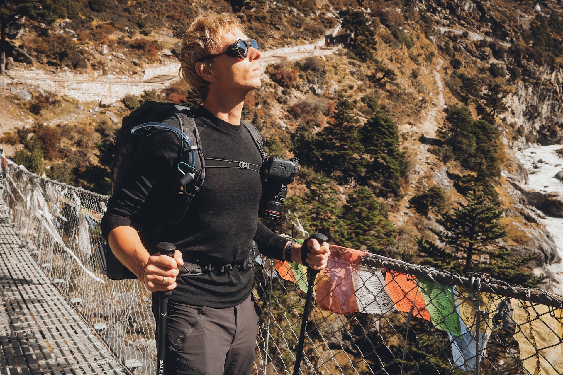 Koszulka przyszłości – jak naturalny materiał rewolucjonizuje branżę odzieżową?