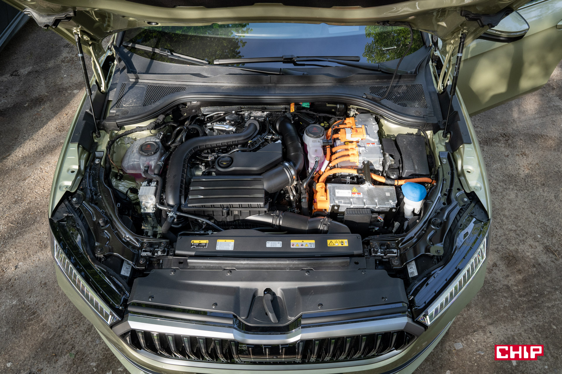 Odkryli prawdę o hybrydowych samochodach. Niemieckie firmy “wyciągnęły” ponad 5 miliardów euro