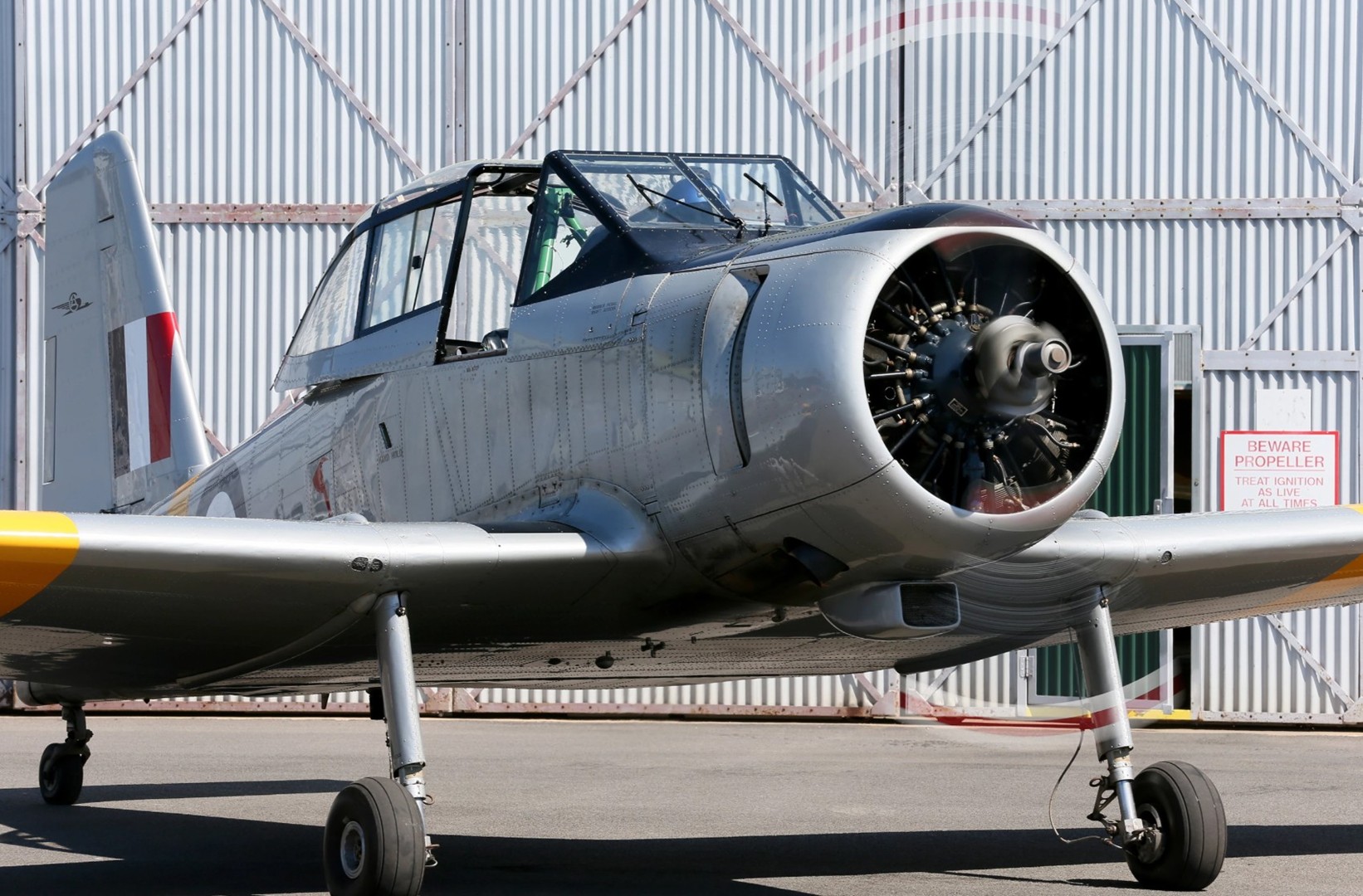 Zaczęli ostrzeliwać swoje wojskowe machiny laserami. Efekty ich zaskoczyły