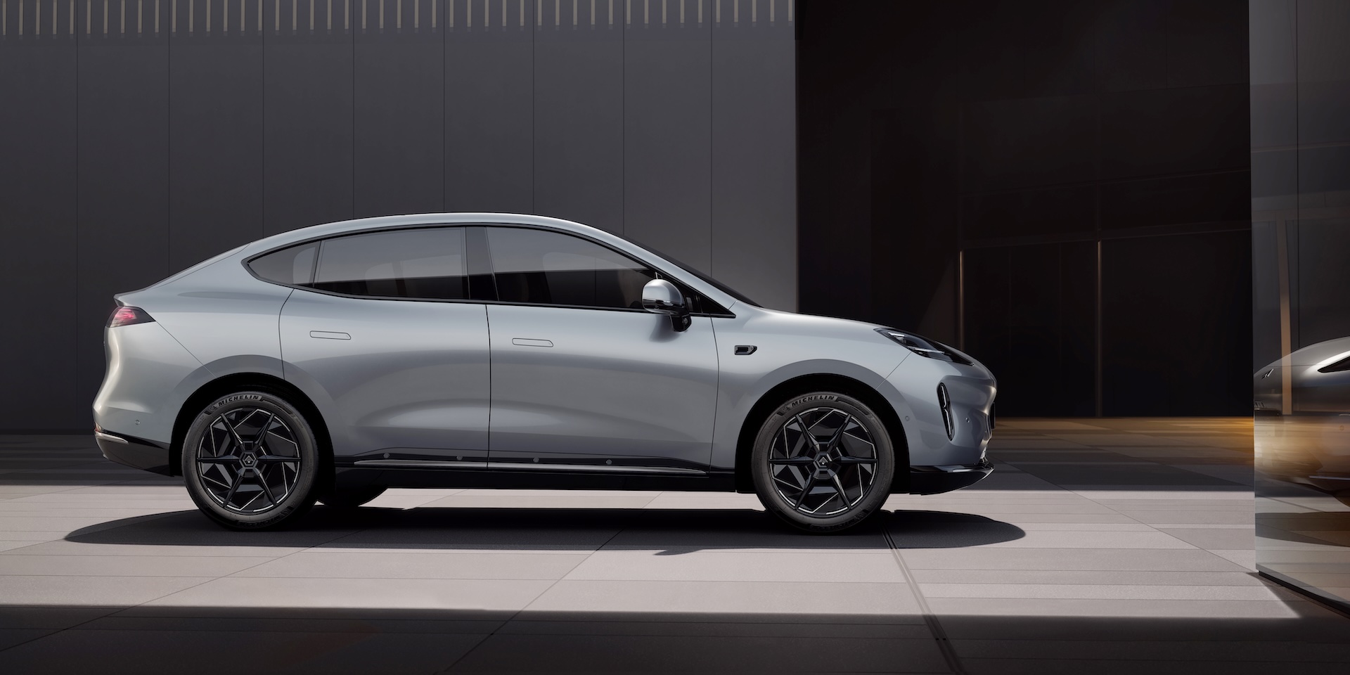 Hyptec HT – chiński elektryk z masażem i 22 głośnikami niedługo w Polsce