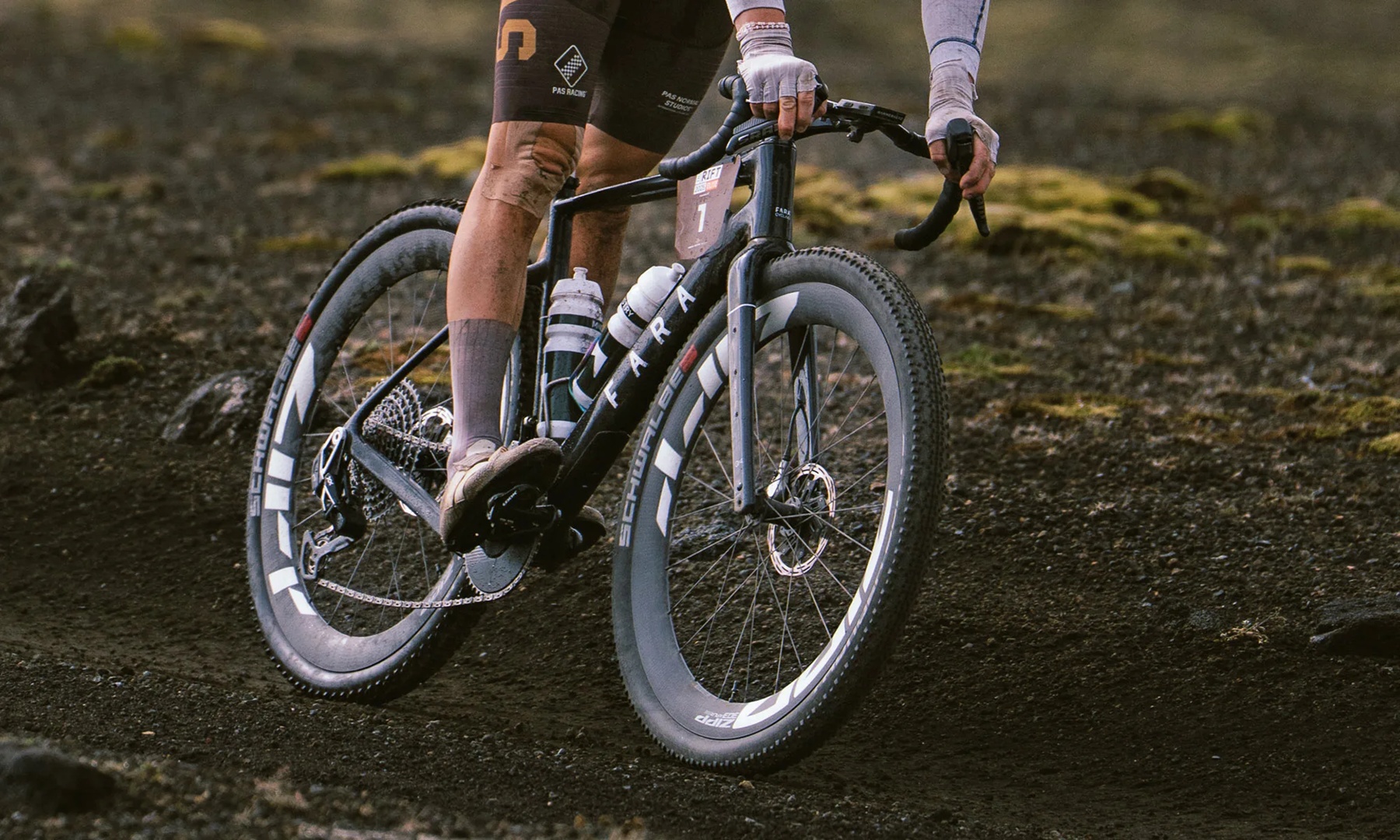 Lekki jak szosówka i mocny jak MTB. Rower Fara GR4 to coś więcej niż myślisz