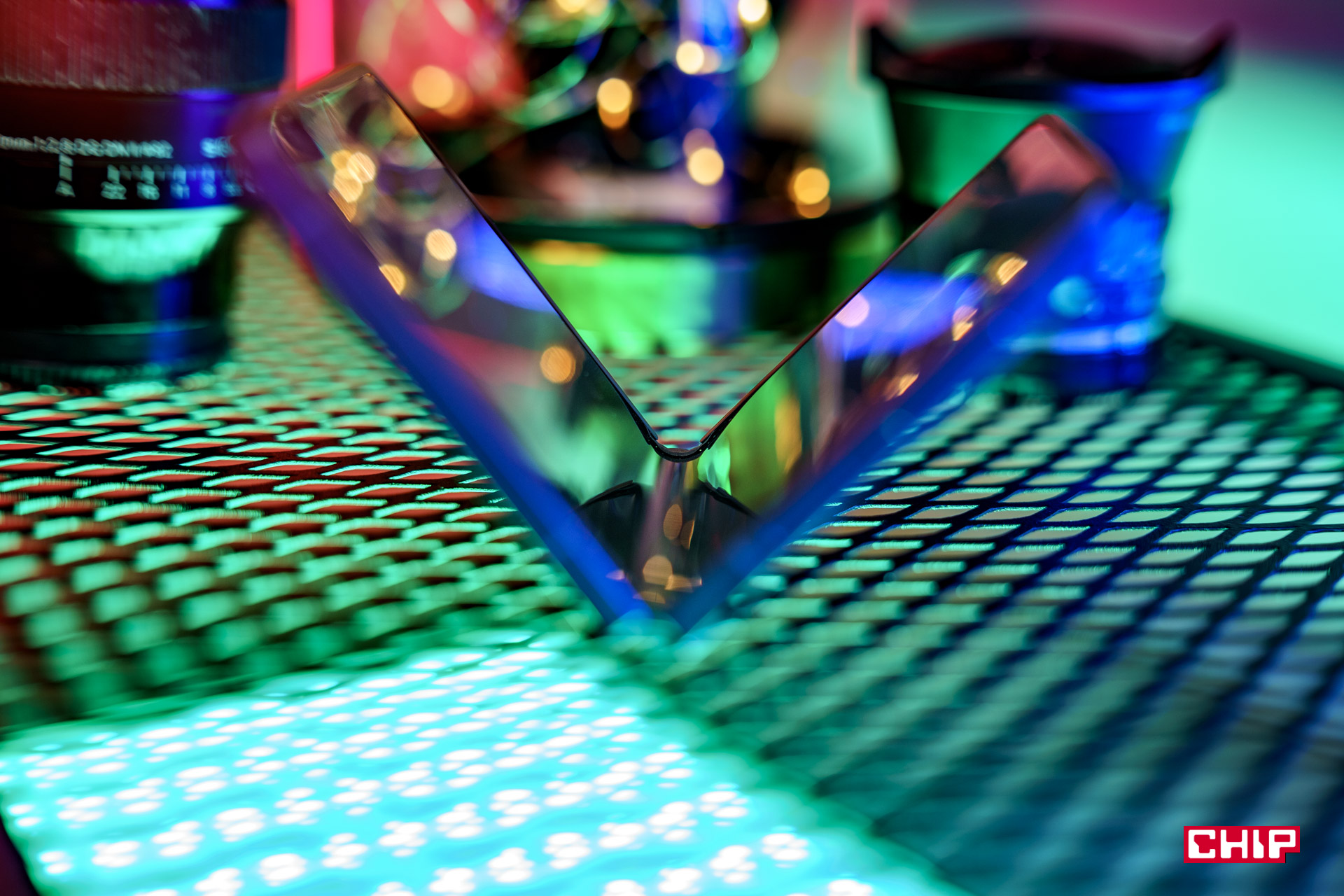 Samsung kombinuje z tanim składakiem. Okrągły ekranik zamiast wielkiego panelu?