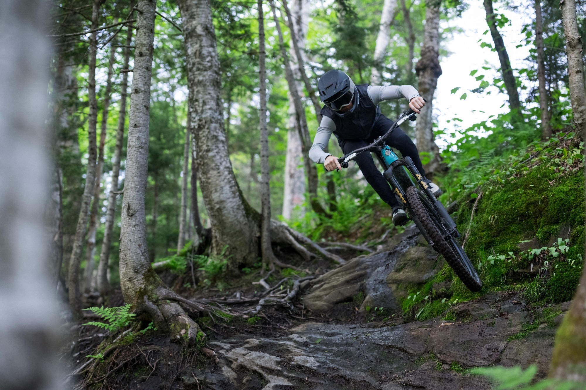 Lekka rama, duży kop, poważny fun. Elektryczny rower enduro Yeti LTe zadebiutował