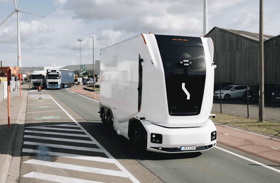 Autonomiczna rewolucja wkracza do Europy. Bezkabinowa ciężarówka wyjechała na publiczne drogi