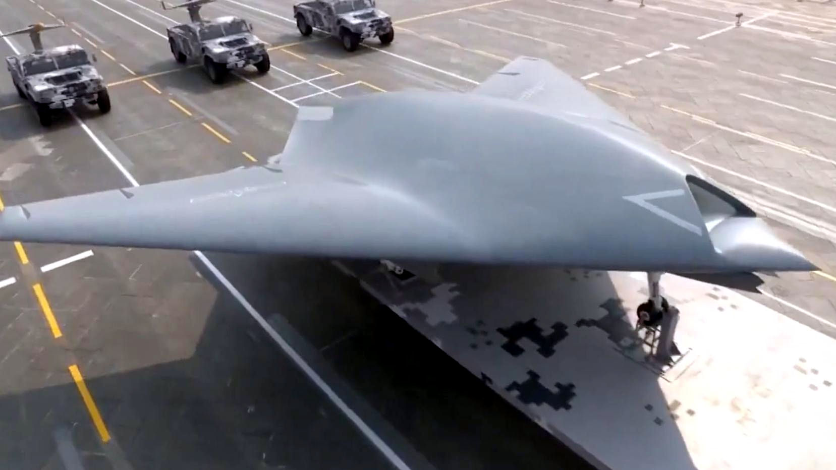 Ukryty as w rękawie chińskiej floty wyszedł z cienia. GJ-11 Sharp Sword, to pierwszy morski dron stealth na świecie