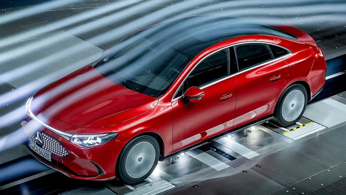Mercedes-Benz otwiera nowe centrum aerodynamiczne. Tunele testują pojazdy przy 265 km/h