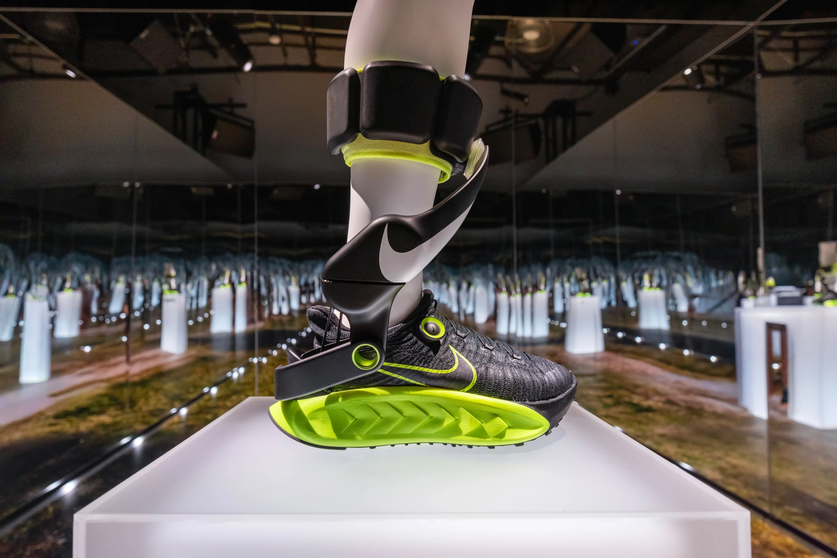 Nike Sport Offense to buty sensoryczne i osobiste egzoszkielety dla biegaczy