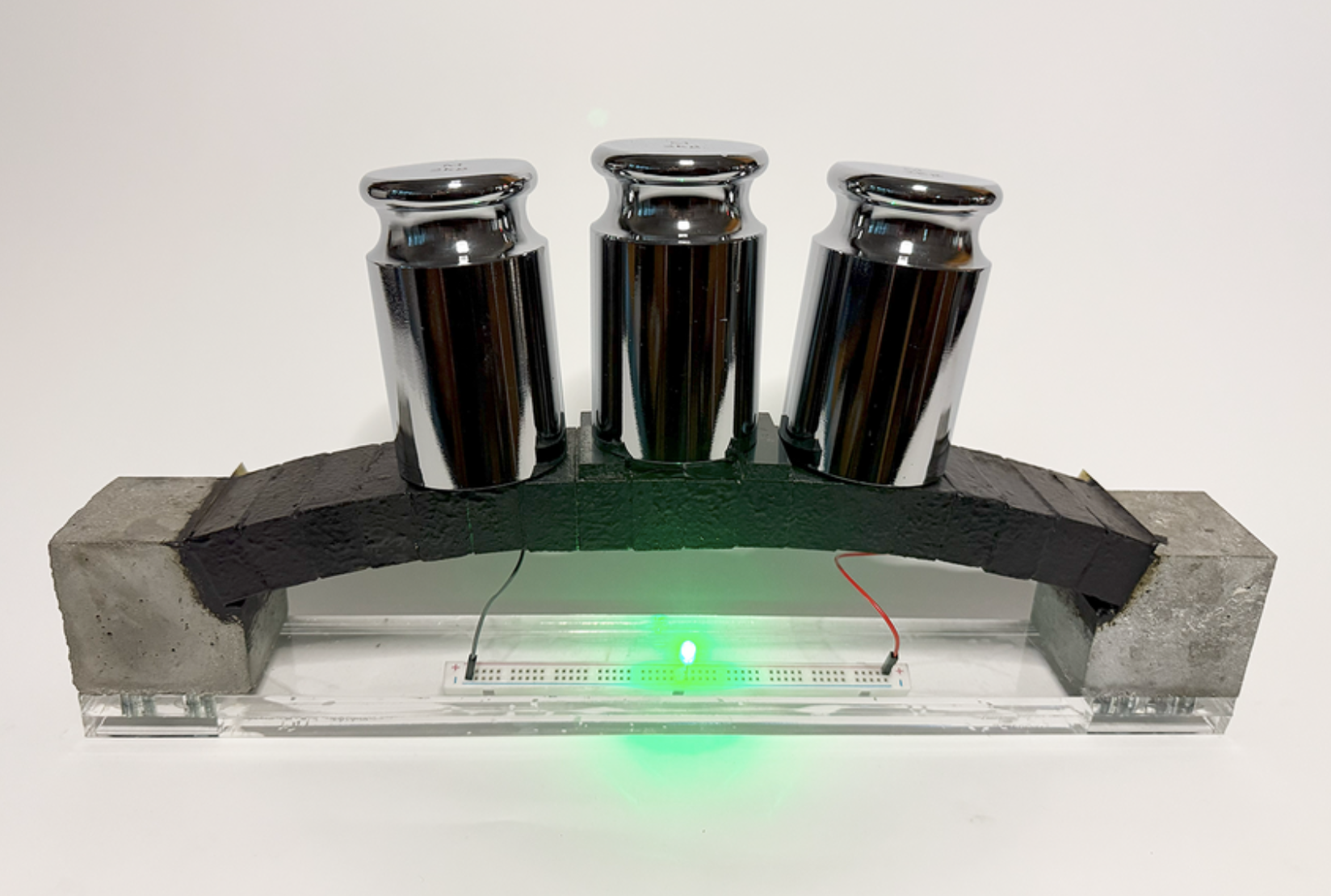 Betonowa bateria MIT. Dziesięciokrotny wzrost mocy w magazynowaniu energii