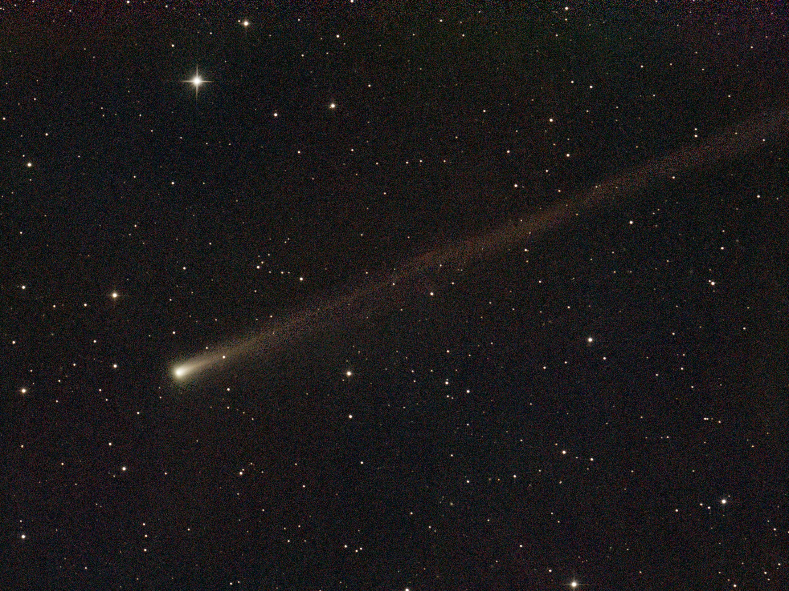 Przybysz z obrzeży naszego układu zaczął się dzielić na kawałki. Kometa C/2025 K1 (ATLAS) zadziwiła astronomów