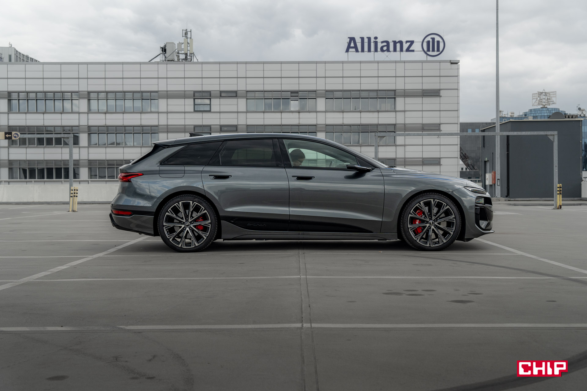 Sprzedaż nowych aut elektrycznych w Polsce niedługo się zatrzyma. Elektromobilność to sprawne… manipulowanie danymi?