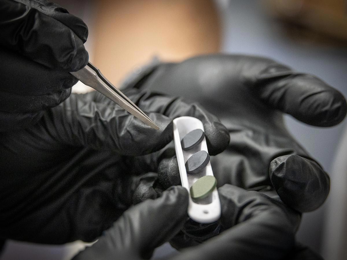 Naukowcy stworzyli siedem nowych materiałów za jednym razem. Wystarczyło usunąć tlen