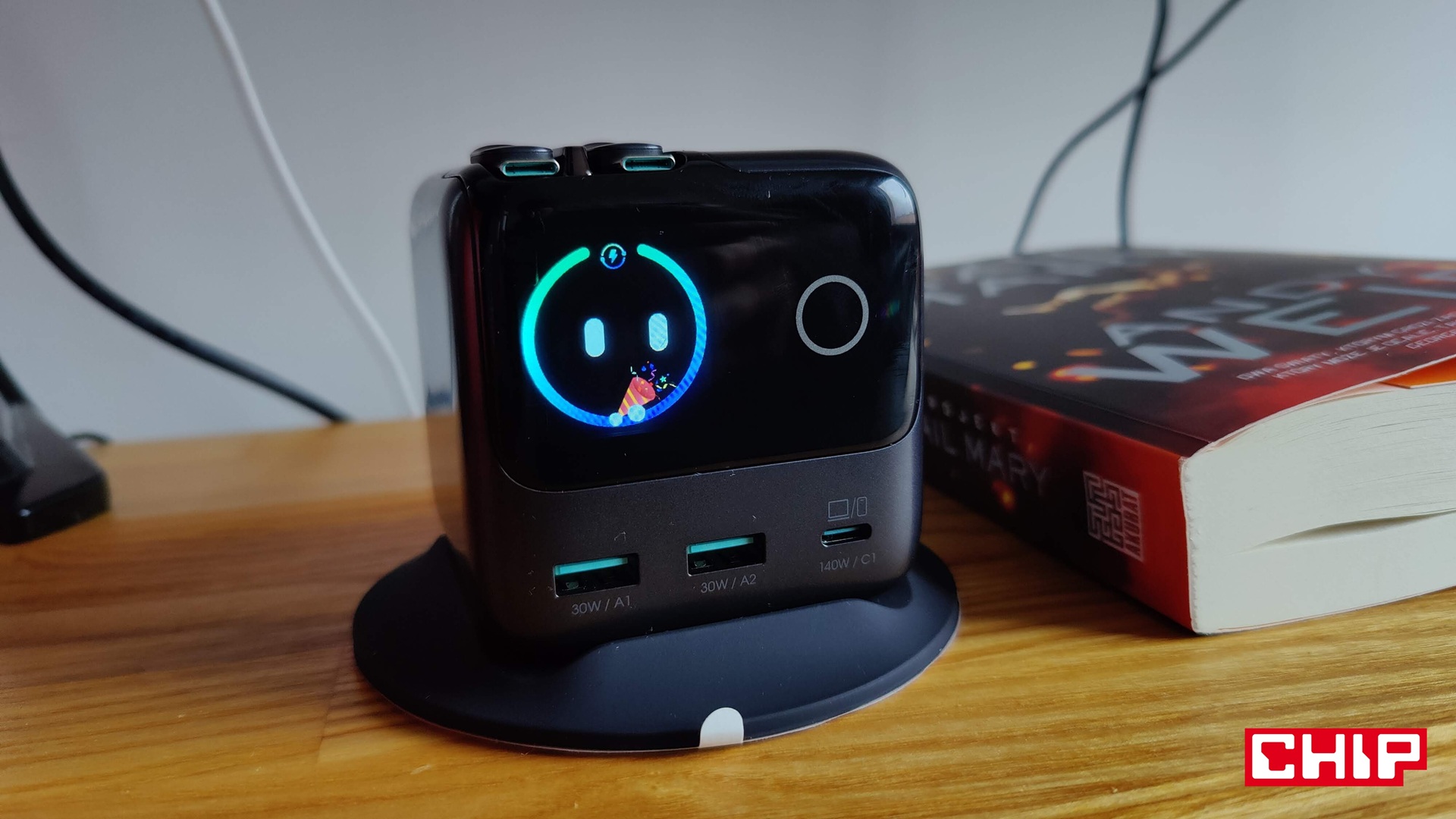 Test ładowarki JOYROOM PODIX. Potęga 140 watów na biurku