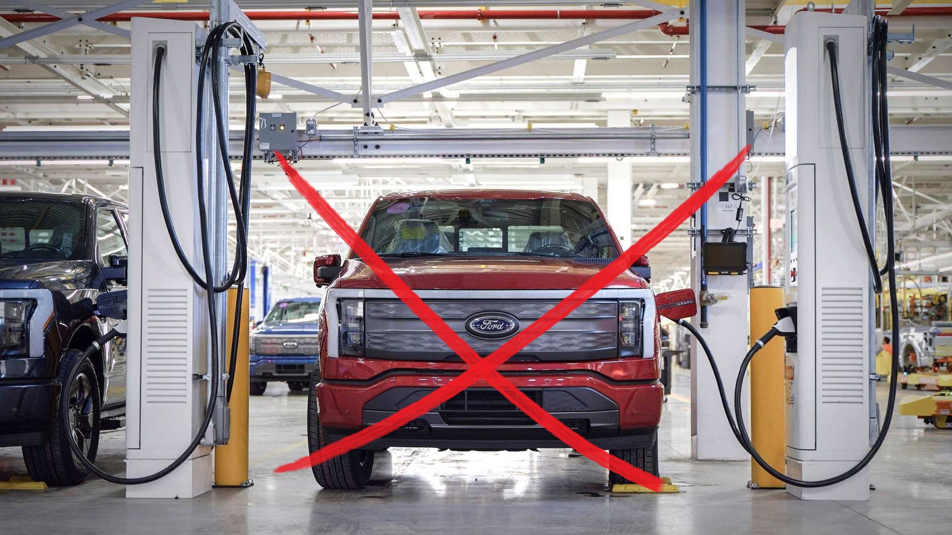 Ford hamuje elektryczną ofensywę. Kontrowersyjny model znika, a na scenę wjeżdża spalinowa nowość