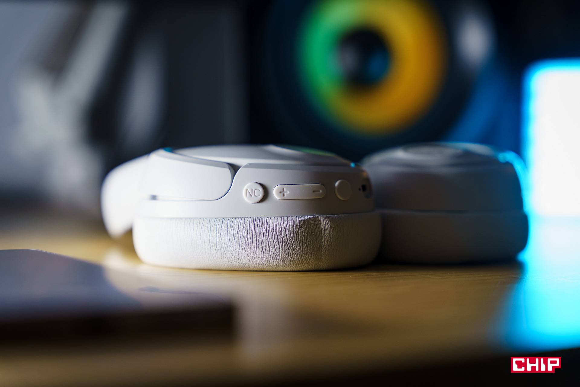 Cisza w plecaku, muzyka w kieszeni. Jak wybrać słuchawki pod swój styl wyjazdów?