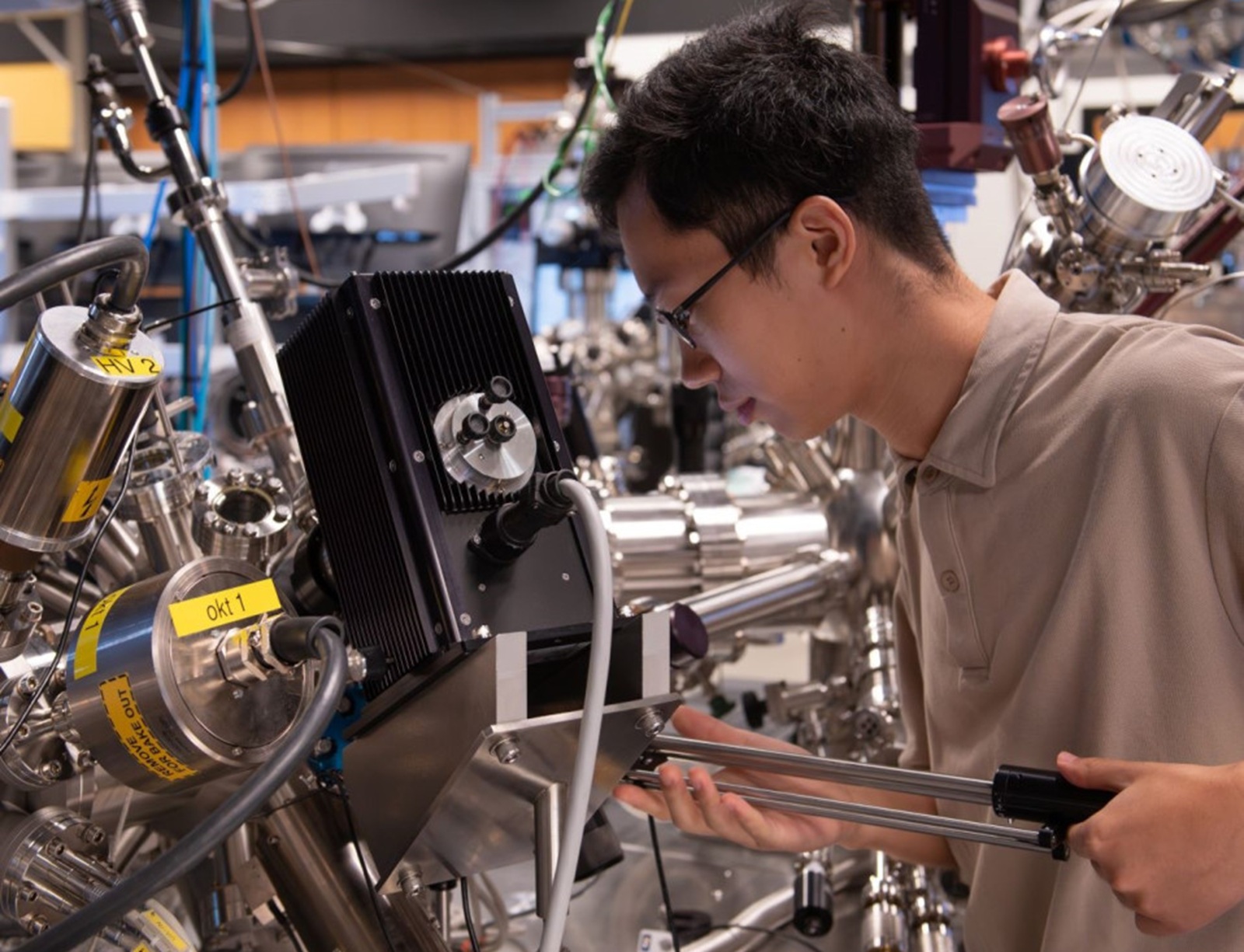 Światło idzie w odstawkę. Inżynierowie mają coś lepszego dla materiałów kwantowych