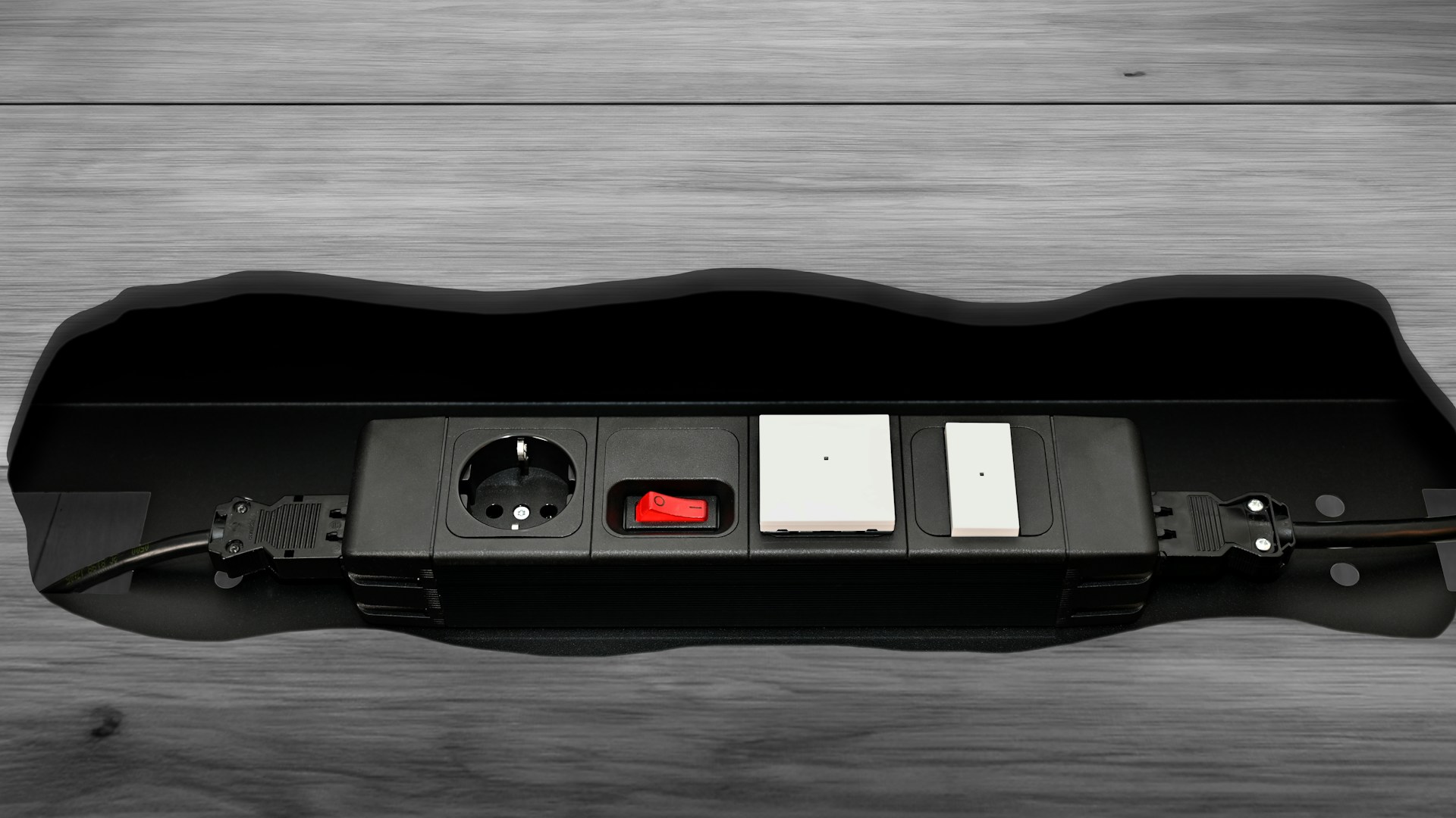 Smart gniazdka i listwy. Czy naprawdę pomagają oszczędzać prąd i jak je skonfigurować?