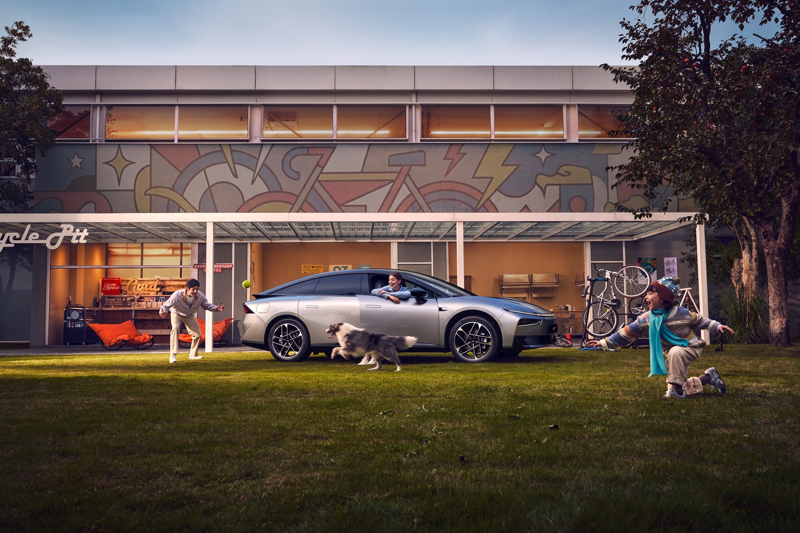 XPENG P7+ wjeżdża do Europy. Najmocniejszy argument nie jest tam, gdzie go szukasz