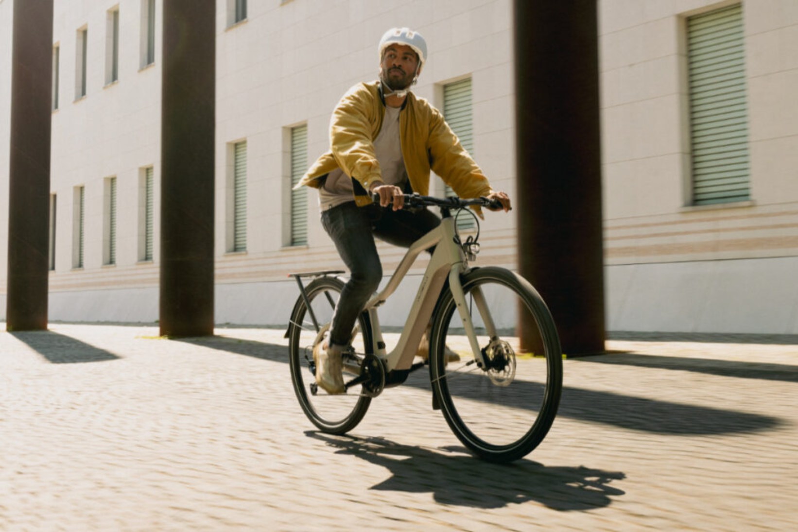 Pierwszy taki miejski rower w historii. Jego napęd zadaje proste pytanie – czy to już nie przesada?