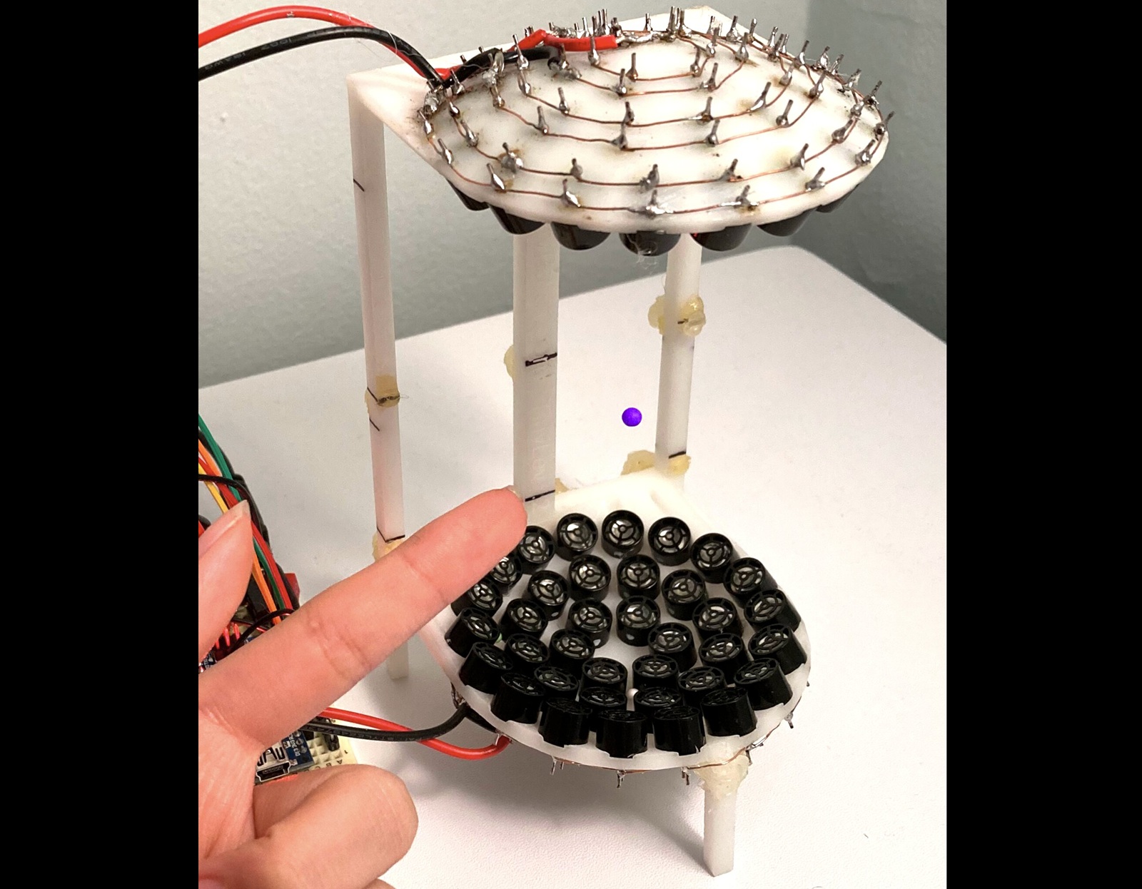 Fizycy odkryli lewitujące kryształy czasu. Możesz wziąć je w ręce i wykorzystać na wiele sposobów