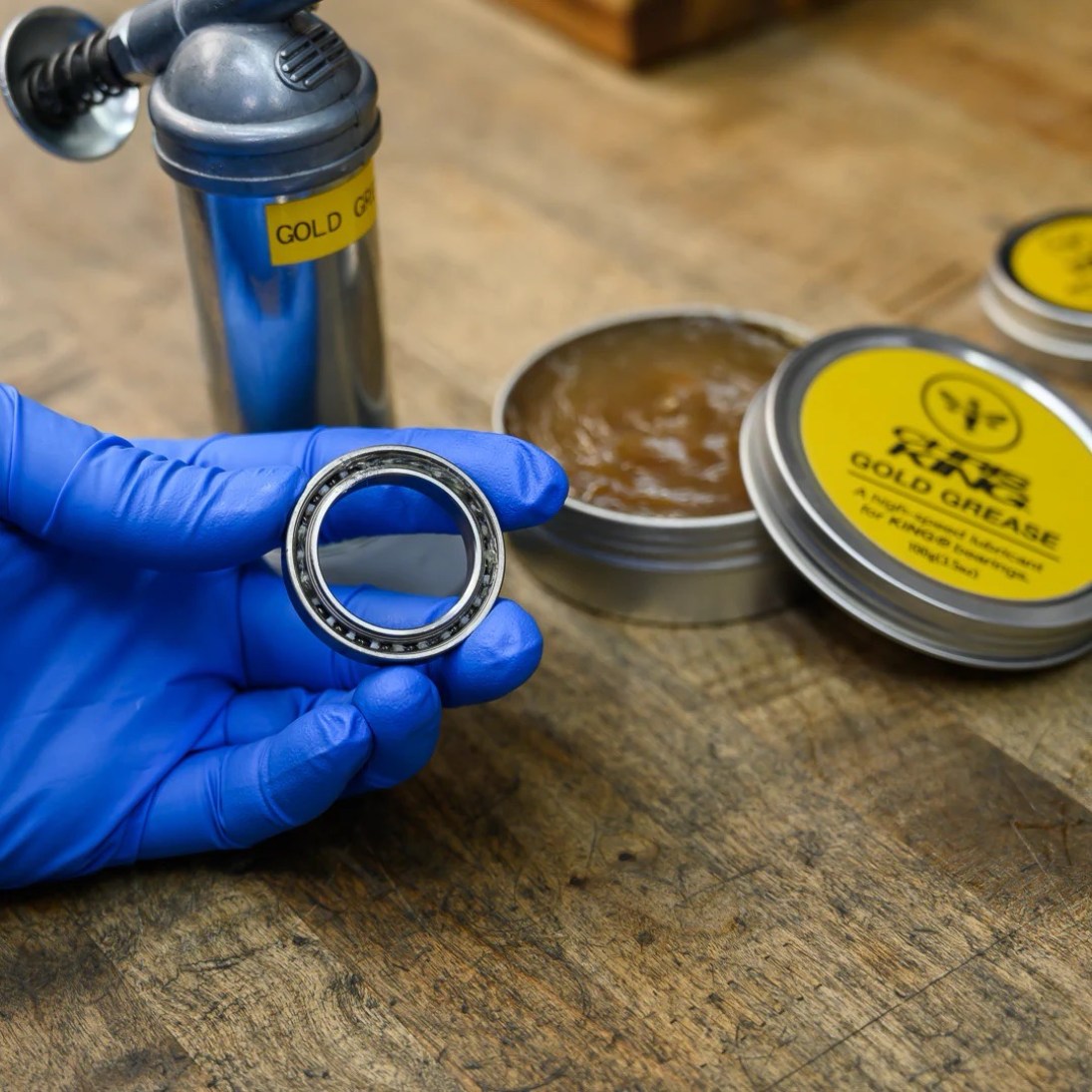 Złoty smar dla roweru ma sprawić, iż piasty i łożyska zapomną, co to serwis