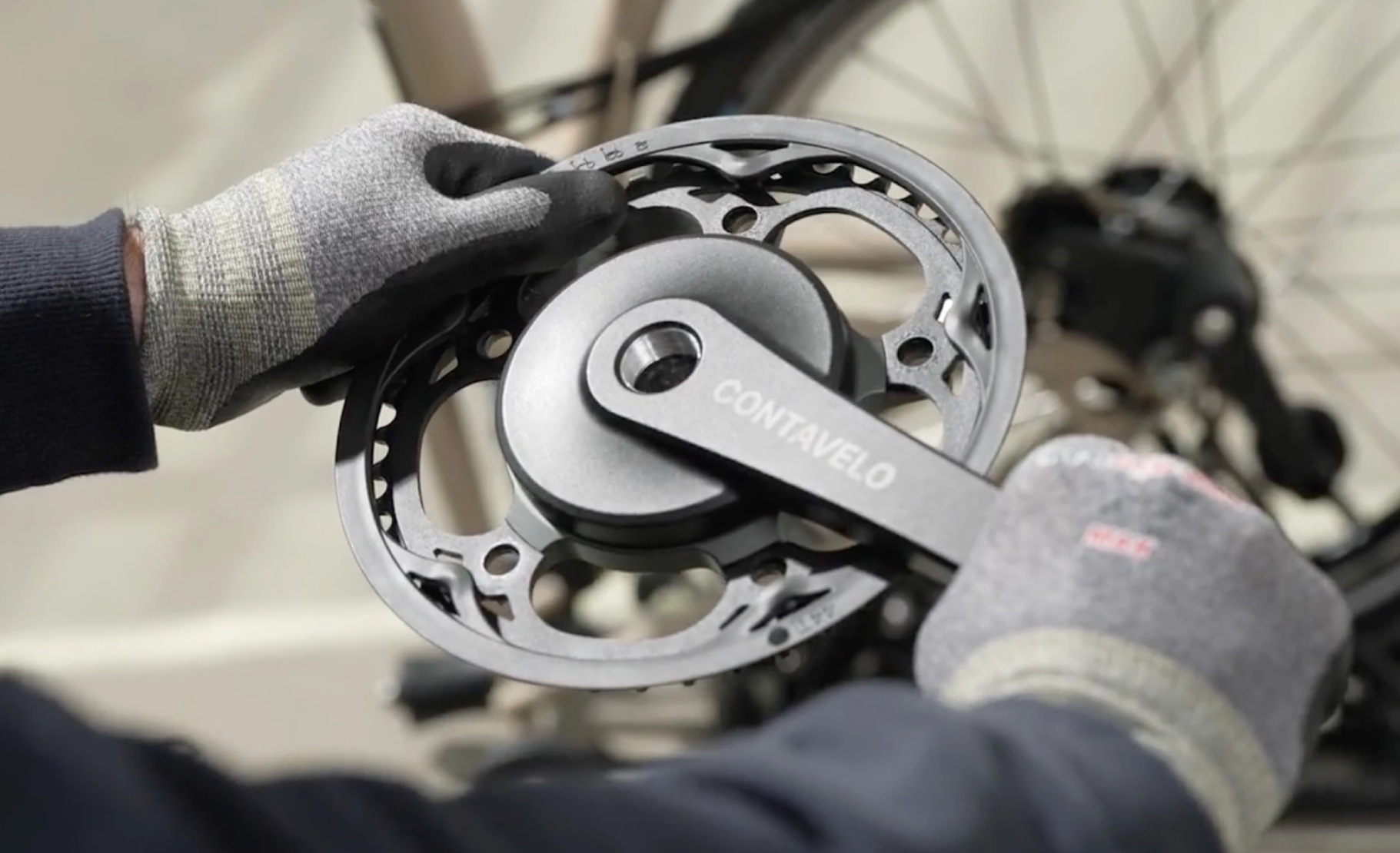 Dwa biegi bez przedniej przerzutki. Ten korpus może odmienić składaki i małe rowery miejskie