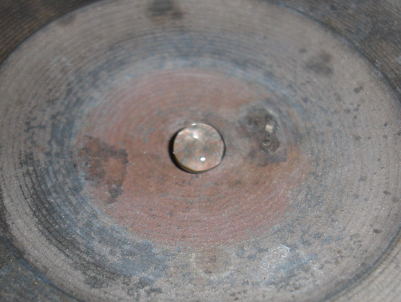 Naukowcy wrócili do fizyki z XVI wieku, a uzyskany akumulator sodowy przerósł oczekiwania