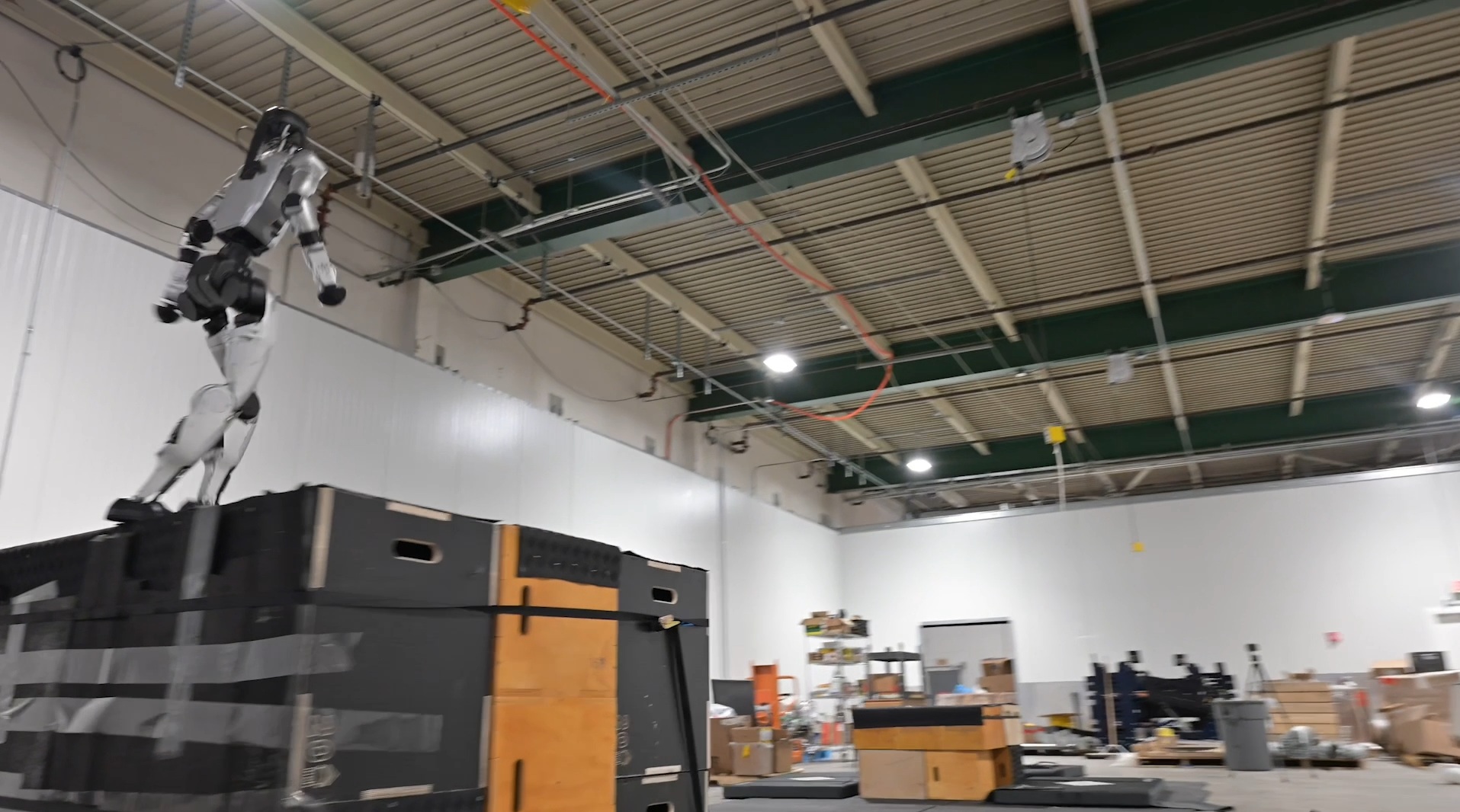 PHP, czyli parkour dla robotów. Jak humanoidy uczą się skakać przez przeszkody