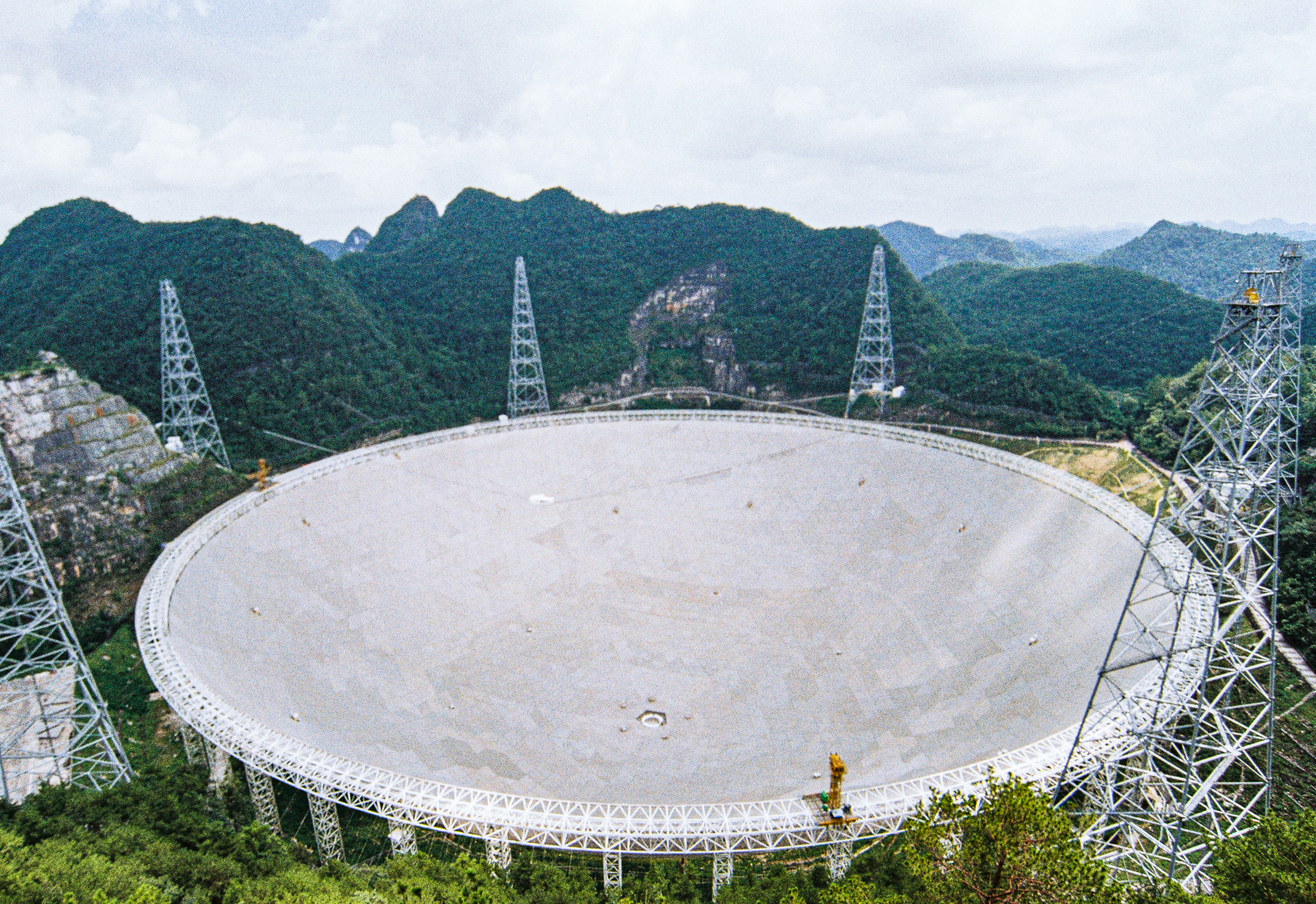 Kosmita, który przełącza się jak na zawołanie. Astronomowie zidentyfikowali niespotykany wcześniej obiekt