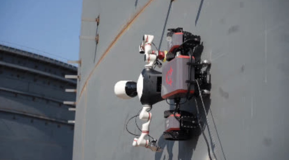 Gdzie człowiek nie może, tam robota pośle. Chiński humanoid wchodzi do służby w strefach śmierci