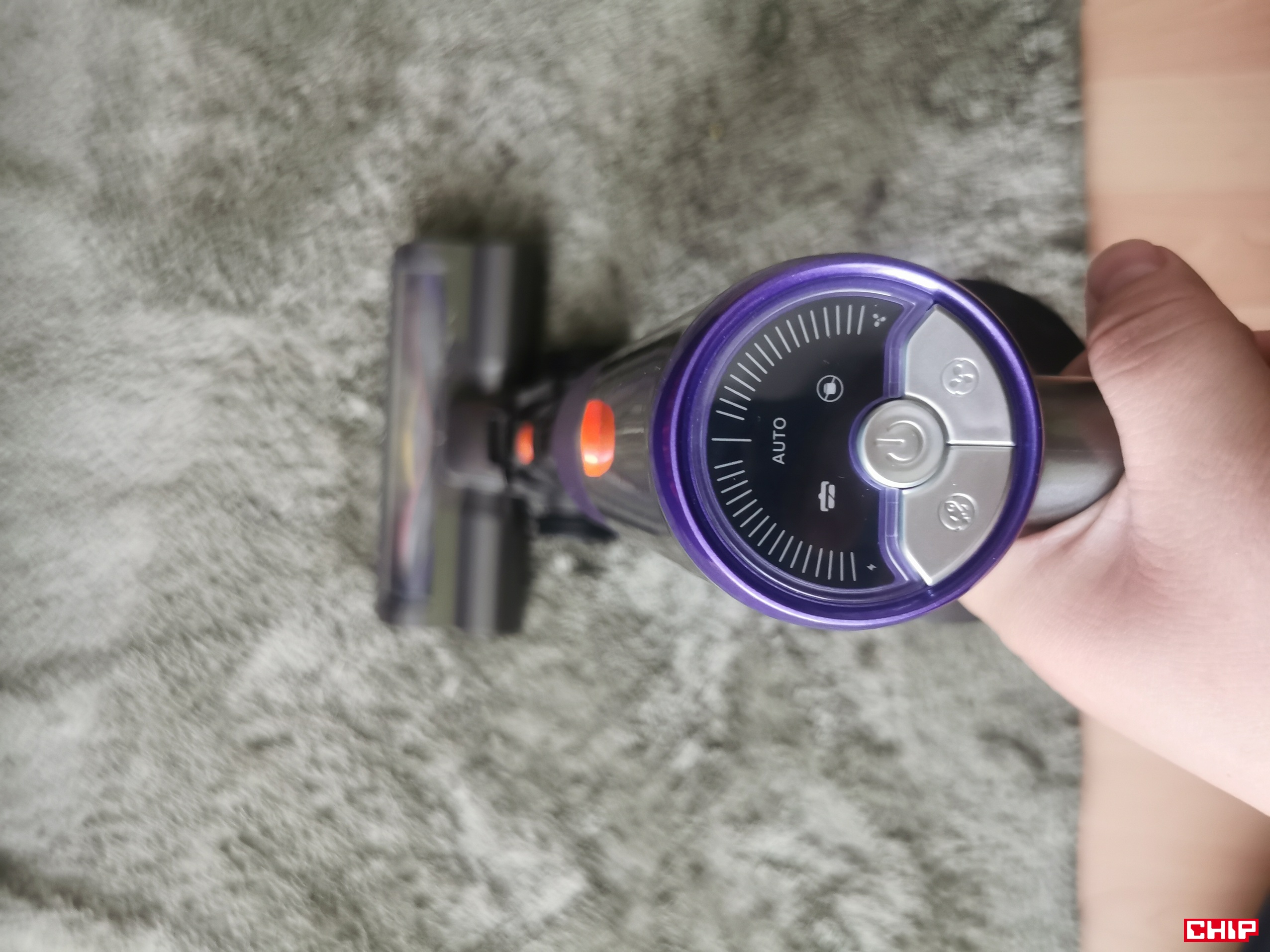 Czyste podłogi bez zrujnowanego portfela. Test odkurzacza manualnego ILIFE H90 Pro