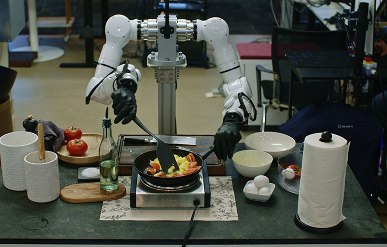 GENE-26.5 to przyszłość automatyzacji. Nie widziałem jeszcze takiej zręczności u robota