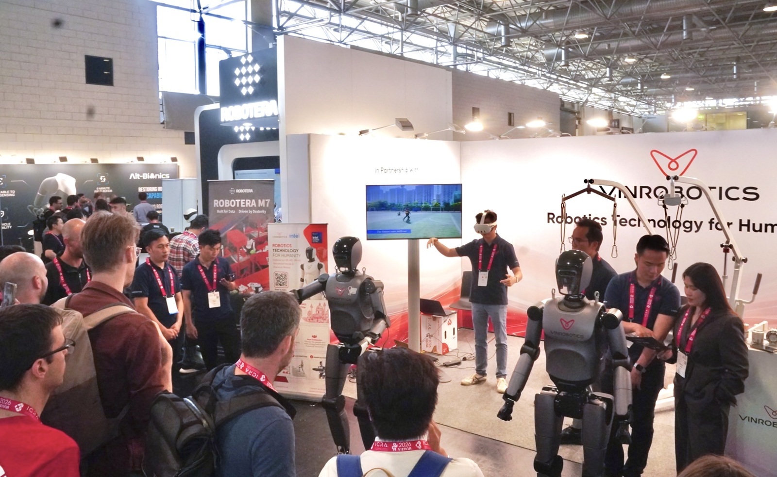 Wietnam rzuca wyzwanie światowym liderom robotyki. Humanoidalny VR-H3 ma uratować przemysł