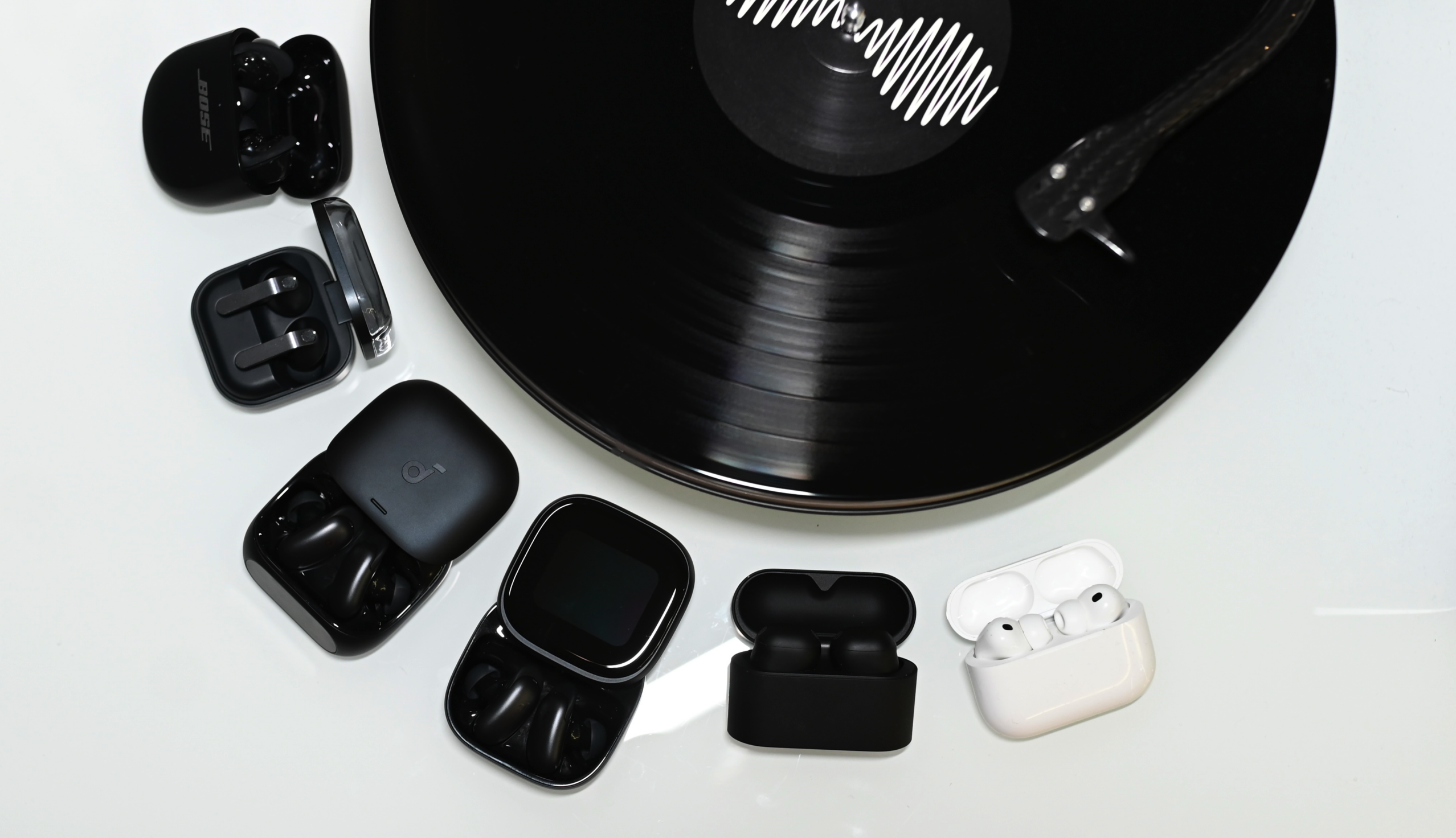 Test słuchawek w ciemno – tak wypadły AirPods, Sony, Bose, Samsung i soundcore
