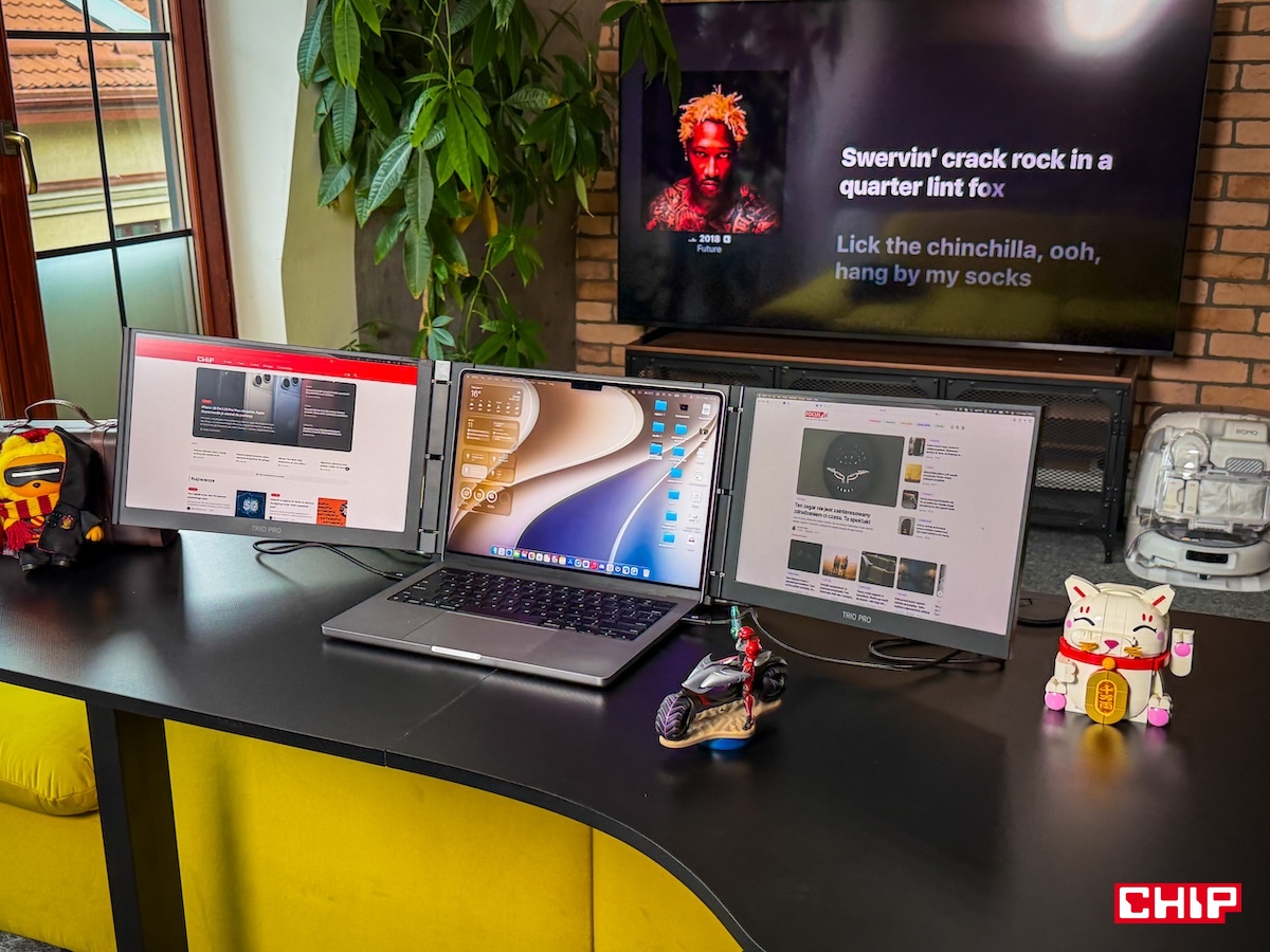 Test Mobile Pixels Trio 3 Pro. Trzy ekrany w plecaku i MacBook pośrodku. To naprawdę działa!