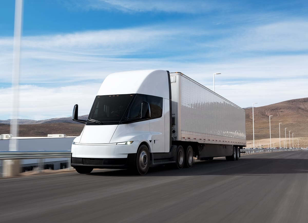 Tesla Semi wjeżdża do Europy. Branżę tirów czeka rewolucja, a ja pokochałem ciężarówkę