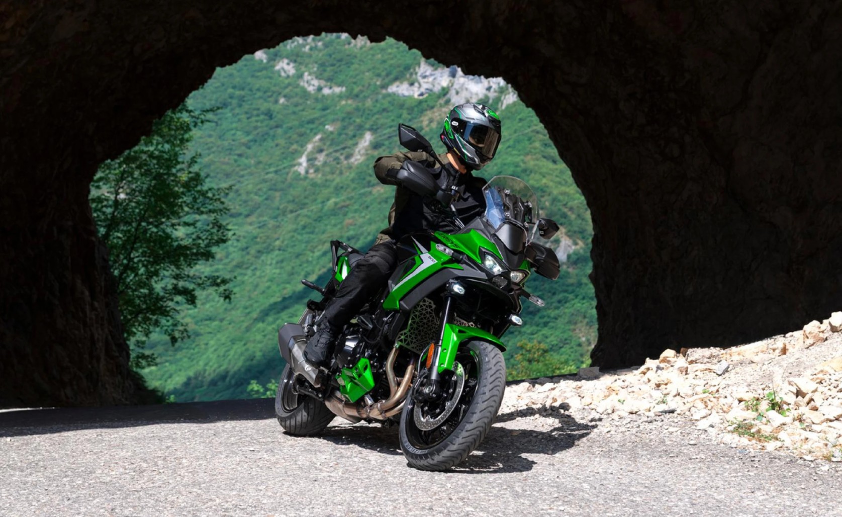 Kawasaki przeszczepiło serce Z900 do turystyka, ale to nie koniec niespodzianek w tym motocyklu