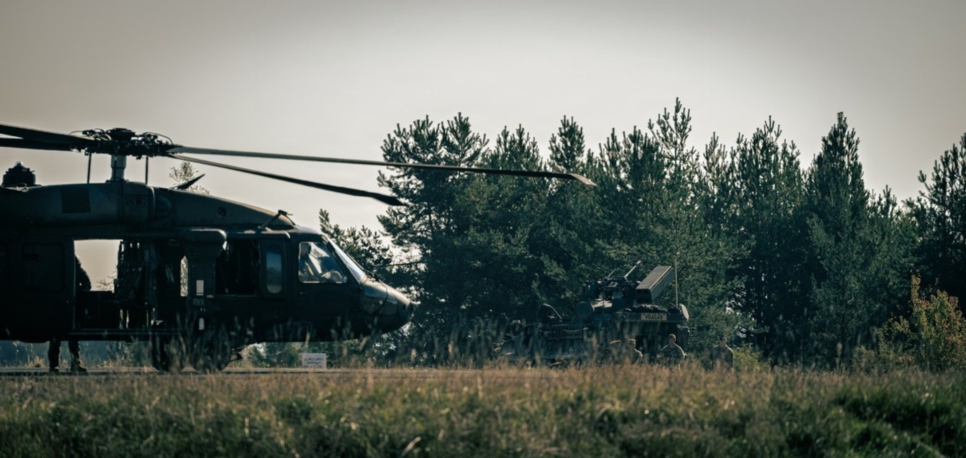 Вертолёт Apache получил новое назначение. США превратили его в «победителя» с наземным разведчиком