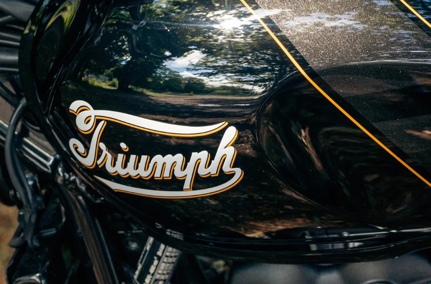 Triumph odsłania motocykle na 2027 rok. Wyścigowa technologia schodzi na zwykłe drogi